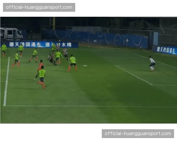 成都蓉城后卫专访：解读队内针对外援前锋的“动态交接”防守原则