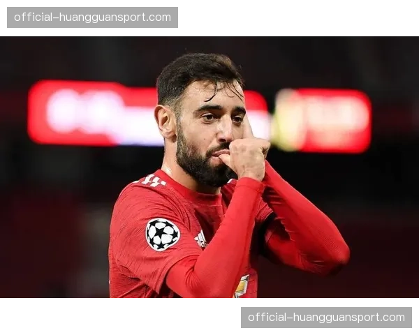 天空体育确认：英超第31轮双红会主裁判人选公布。