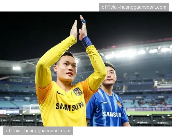 特写：赛后独自加练点球，成都蓉城门将张岩的自我救赎